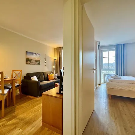 Gemuetliche Nahe Ostseestrand In Sellin (Rugen)